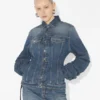 Niebieska kurtka dżinsowa z oversize’owymi rękawami Niebieska kurtka dżinsowa z oversize’owymi rękawami