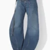 Niebieskie jeansy z paskiem Niebieskie jeansy z paskiem